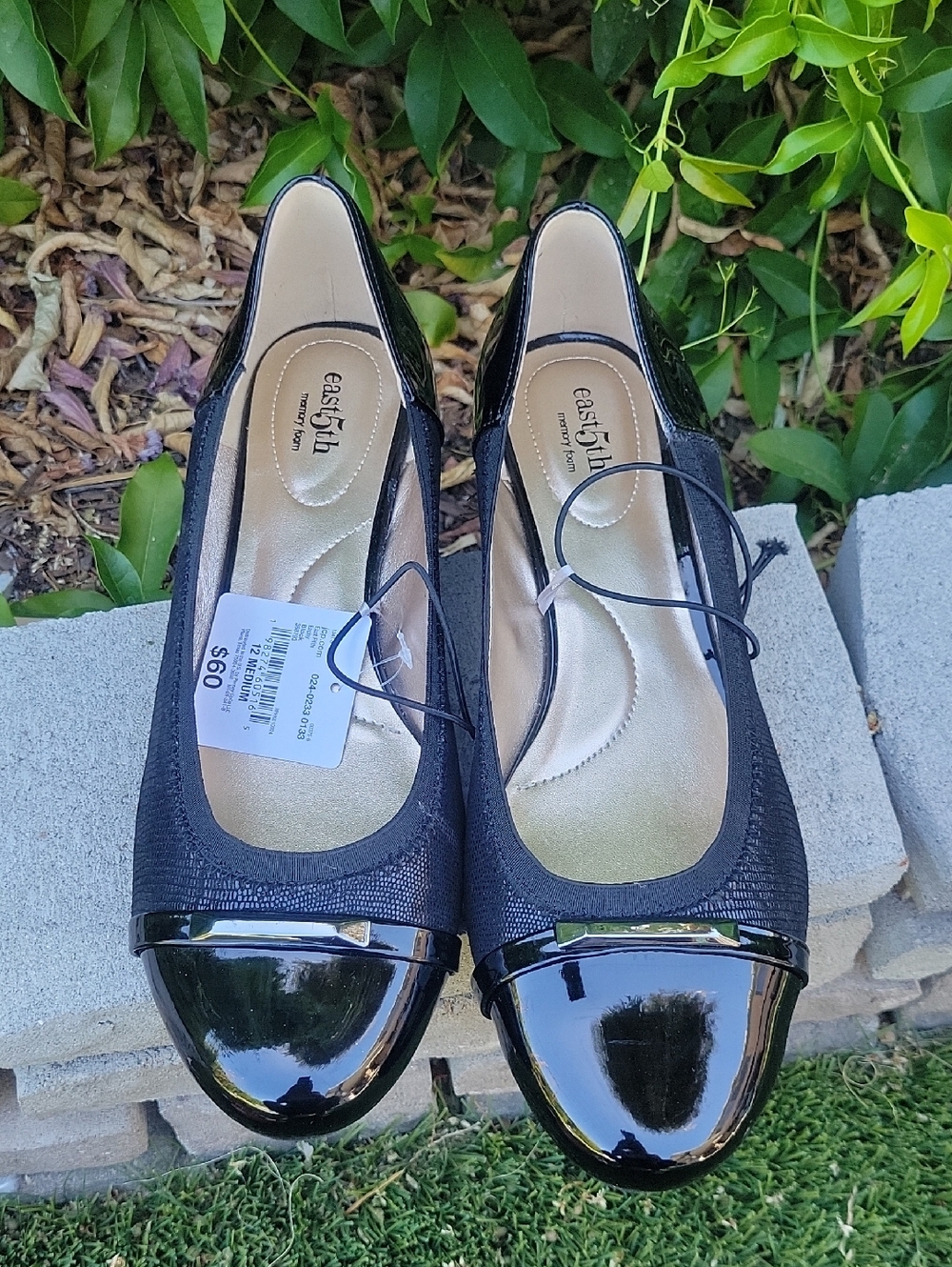East 5th Black Patent Cap-Toe Ballet Flat Wedge Slip On Shoes Sz 12 *flaws*